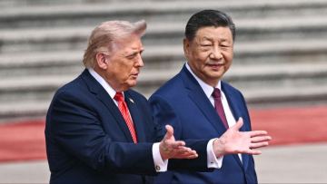 Трамптың Қытай сапарындағы құпия талап: делегация неге телефондарын қолданбады?
