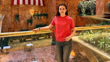 Amerika bankteri alaiaqtyqpen qalai kúresedi: AQSh-ta júrgen qazaq qyzy basynan ótken jaǵdaidy aitty