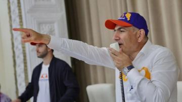 "Жоғалыңдар!": Пашинян Қарабақ элитасын қатаң сынға алды