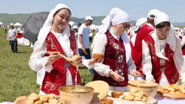 "Қымыз сапырылып, көкпар тартылды": Алматы облысында «Қымызмұрындық» мерекесі өтіп жатыр