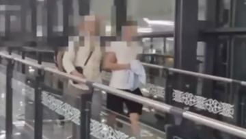 البانييا ٸرٸ كٶلەمدە الاياقتىق جاساعان كٷدٸكتٸنٸ قازاقستانعا قايتاردى
