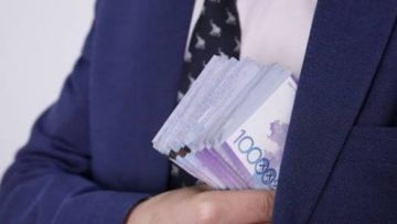 Almaty oblysynda eks-depýtat milliardtaǵan teńge jymqyryp, bir bóligin kazinoǵa jumsaǵan