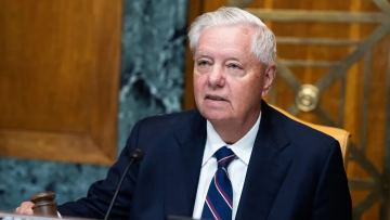 Украинаға сапарлап, Зеленскиймен кездескен Трамптың серігі көп ұзамай АҚШ-та қайтыс болды