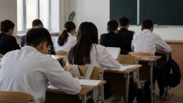 Jańa oqý jylyna arnalǵan mektep demalystarynyń kestesi bekitildi