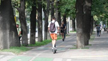 Almatyda alǵash ret samokattardyń retsiz turýyna tosqaýyl qoiylmaq