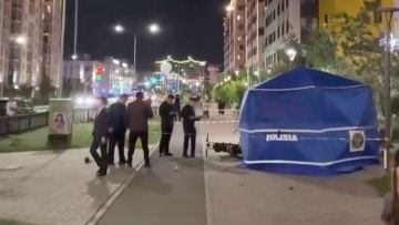 Астанада көпқабатты үйдің терезесінен құлаған қыз оқиға орнында көз жұмды