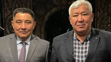 "جاعدايىم كٷننەن-كٷنگە قيىنداپ بارادى": قالدىبەك قۇرمانەلٸ اقىننىڭ قازاسى تۋرالى جازدى
