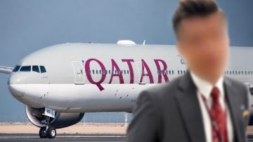 “قازاقشا سٶيلەگەنٸم ٷشٸن پوليتسييا شاقىردى”. جولاۋشى Qatar Airways قىزمەتكەرٸنە شاعىمداندى