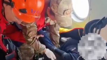 Úsh kún buryn taýǵa shyqqan jasóspirim tikushaqpen evakýatsiialandy