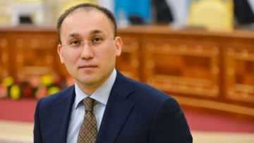 “Оңбаған болмаңдар!”: Абаев жастарға ақыл айтты