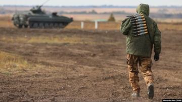 Украинадағы соғысқа қатысқаны үшін сотталған өзбекстандық Ресей түрмесінде қалай әскерге тартылғанын айтты