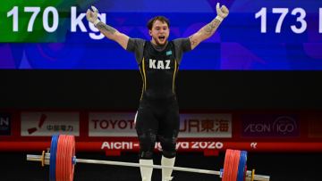 Қазақстандық ауыр атлет Азия ойындарында әлемдік рекорд орнатты