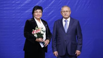 Бейбіт Исабаев: Педагогтерді қолдау – мемлекеттің басым міндеттерінің бірі
