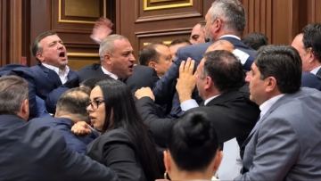 ارمەنييا پارلامەنتٸندە دەپۋتاتتار تٶبەلەسٸپ قالدى