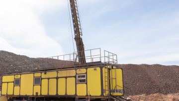 Qazaqmys Jezqazǵan kenishterin damytý úshin geologiialyq barlaý jumysyn kúsheitýde