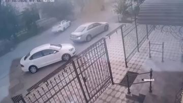Qyzylordada anasy men sábiin kólik qaǵyp ketti