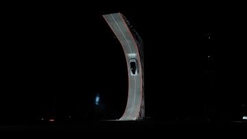 Ilon Mask salto jasai alatyn Tesla kóligin kórsetti