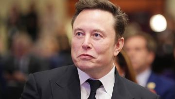 يلون ماسك اقش-تاعى ەر بالاعا SpaceX-تٸڭ بٸر اكتسيياسىن بەرۋگە ۋەدە ەتتٸ