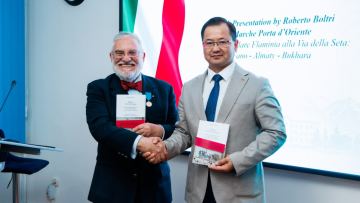 Jetisý ýniversitetinde italiandyq jazýshynyń jańa kitaby tanystyryldy