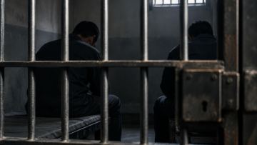 استانادا 3,76 ملن تەڭگە بوپسالاعان ەكٸ ادام بەس جىلعا سوتتالدى