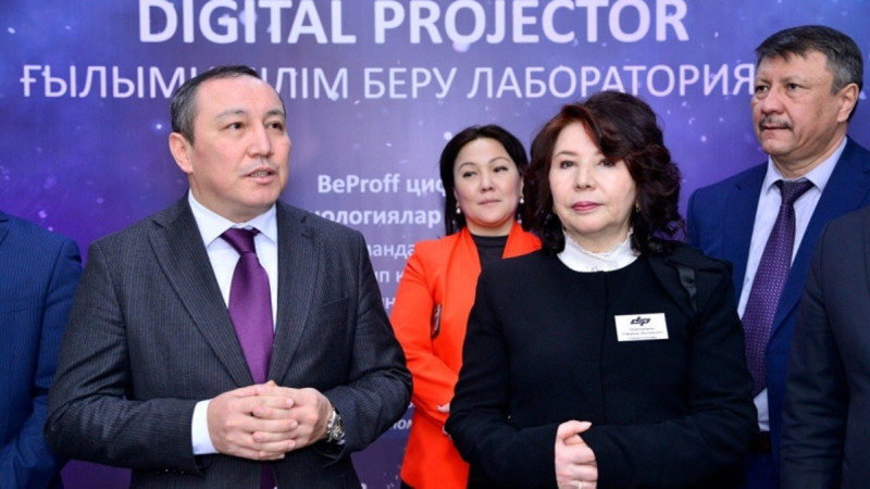 Абай университетінде ғылыми-зерттеу жұмыстарының тиімділігін арттыратын Digital Projector зертханасы ашылды