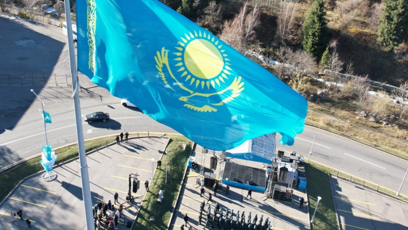 رەسپۋبليكا كٷنٸ الماتىدا مەملەكەتتٸك تۋدى كٶتەرٸلدٸ