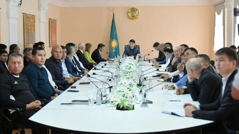 Әкім кәсіпкерлермен кездесіп, пікірлесті