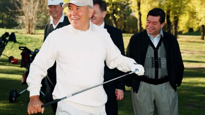 "Ydys-aiaqty shaǵyp, oryndyqty talqandaǵan". Nazarbaev Mashkevichti qalai sabasyna túsirdi