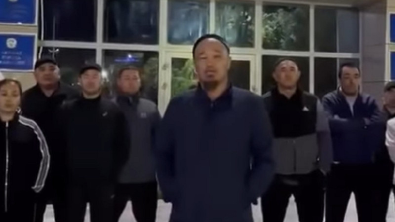 جاڭاٶزەندە تاعى ميتينگ