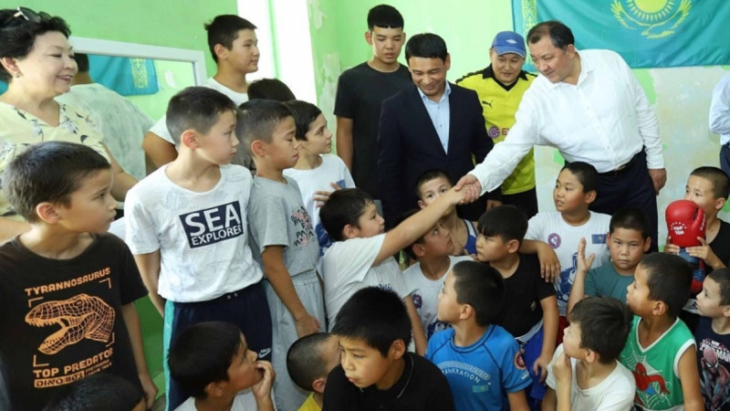 نۇرلان نوعاەۆ جاڭاٶزەندەگٸ بٸرقاتار ەلەۋمەتتٸك نىسانداردىڭ جۇمىسىمەن تانىستى