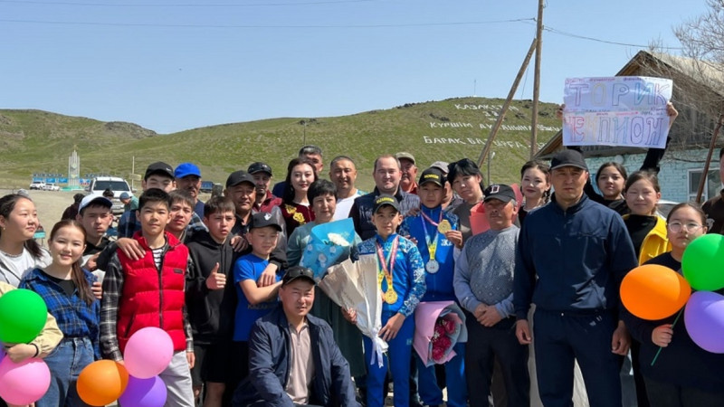 Күршім ауданының мектеп оқушылары қол күресінен Азия чемпионы атанды