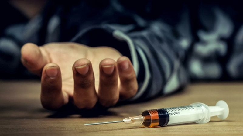 ەسٸرتكٸمەن كٷرەس ەشقاشان تولاستامايدى