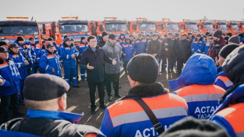 Astanada kommýnaldyq qyzmetkerlerdiń ailyǵy kóterildi
