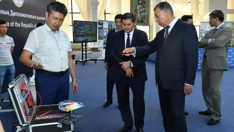 Ministr Saiasat Nurbek QazUÝ-ǴA keldi
