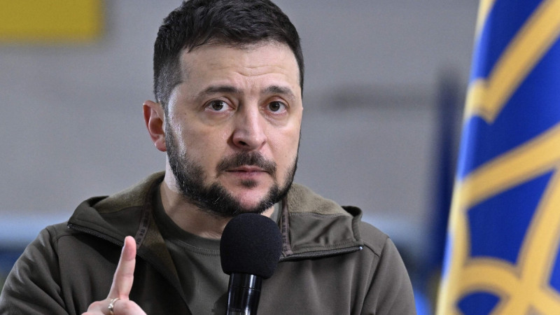 Ýkraina vs Resei? Zelenskii soǵystyń qalai aiaqtalatynyn aitty