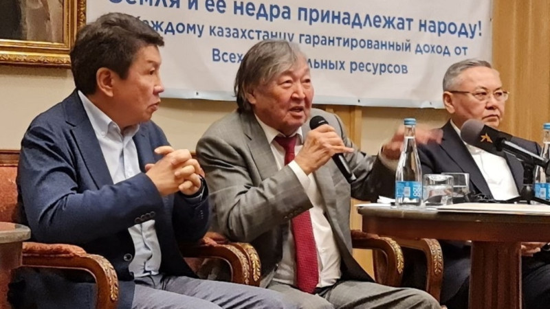 "Súleimenovke Ýkrainadaǵy til saiasaty unamaidy!". Ol orys tiliniń qaǵajaý kórgenine qarsy