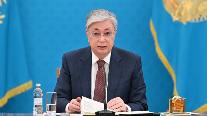 Toqaev: «Biznespen jumys istegende eski tásilderge jol berilmeýi kerek»