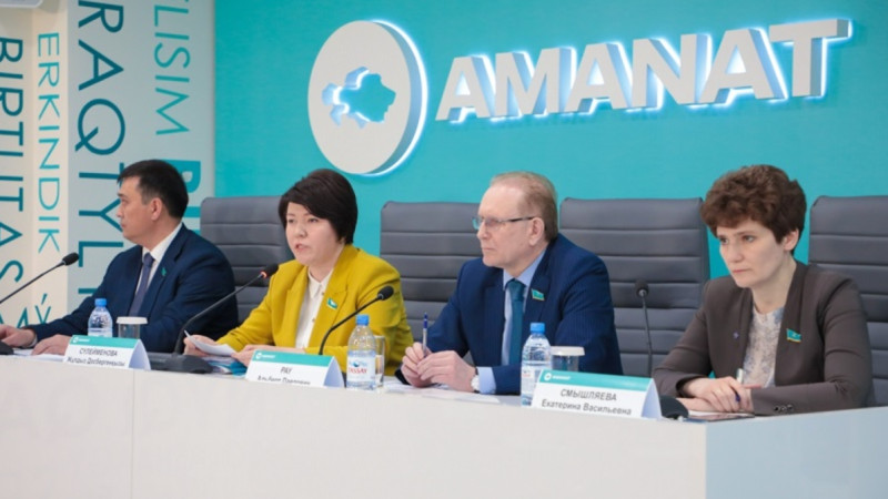 «AMANAT» фракциясының депутаттары өңірлерде 1200-ден астам кездесу өткізген