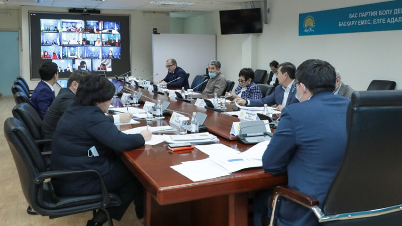 دەپۋتات: «تالقىلاعانىمىزعا 10 جىلدان استى, ناقتى ٸس جوق»