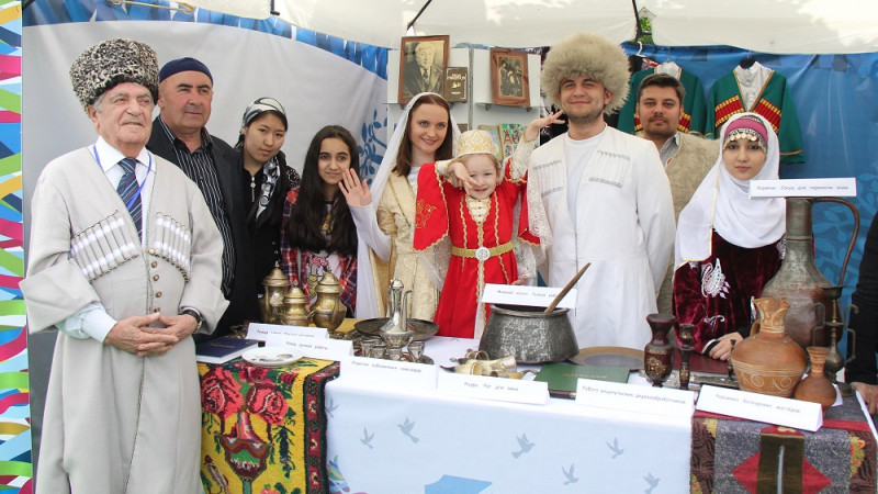 Aqsaqal, abyzdy syilaý qazaq pen sheshenniń qanyna sińgen qasiet