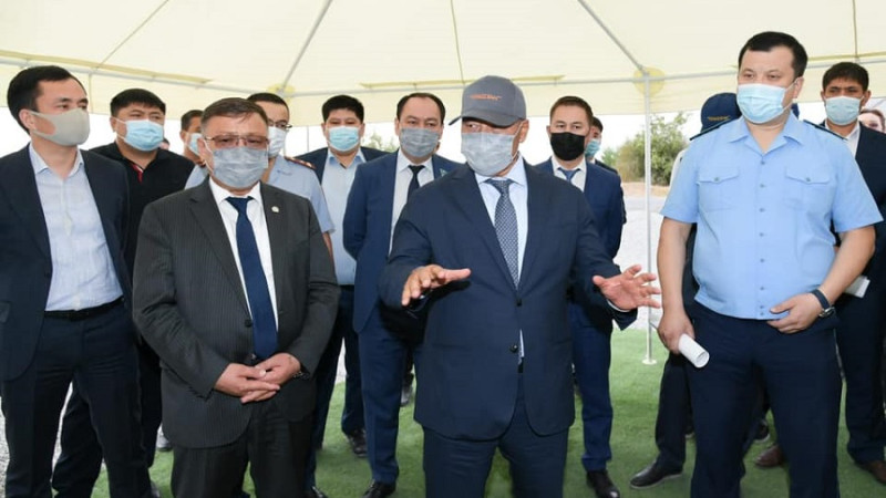 Шөкеев тәулігіне 500 тонна ет өндіретін кәсіпорынның жұмысымен танысты