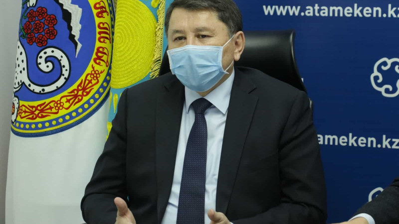 Жандарбек Бекшин: «Алматыда вакцина алғандар аурухана 20 есе аз түседі»