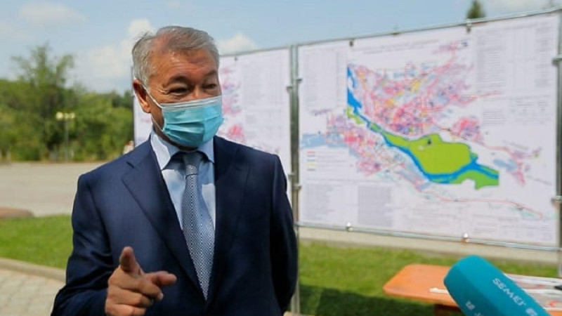 Danial Ahmetov Semeide salynyp jatqan mektepterdiń qurylysyn qadaǵalady