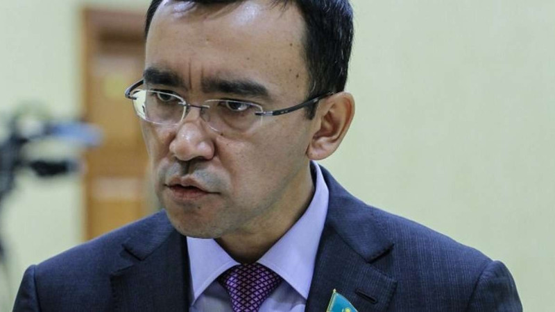 سەنات تٶراعاسى: «ٷيدٸ قۇنىن ارازانداتىپ, ساپاسىن تٶمەندەتٸپ تاستاعان!»
