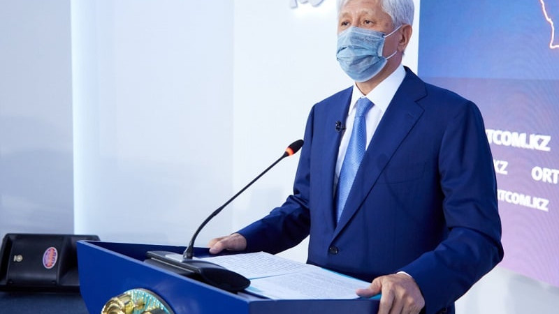 Amandyq Batalov: «Biyl 28 mektep salynady»