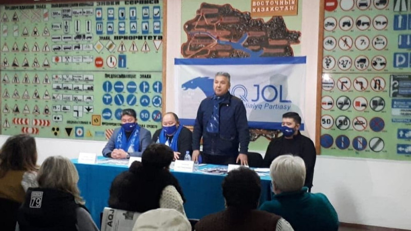 «Aq jol» partiiasynyń úgit-nasihat toby Óskemende