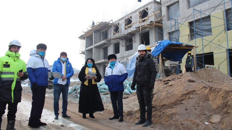 «Nur Otan» үміткерлері Бесағаш ауылындағы құрылыс алаңында кездесу өткізді