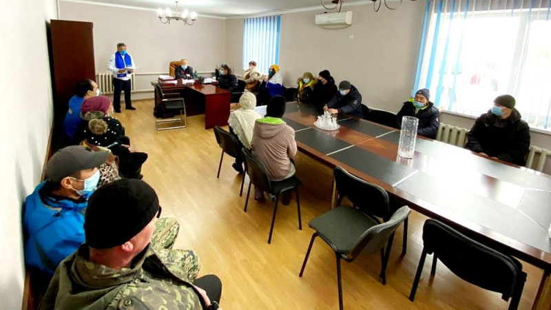 «Nur Otan» белсенділері «Үшарал» автобекетінің қызметкерлерімен кездесті
