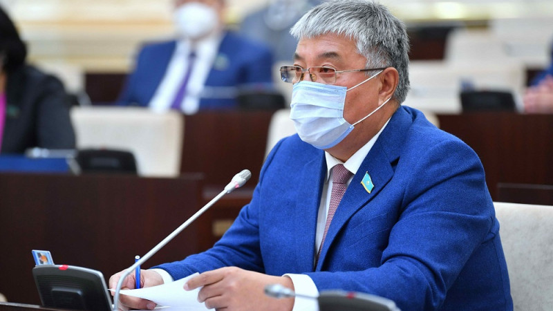 سەناتور اۋدارما بيۋروسىنا اراشا تٷستٸ