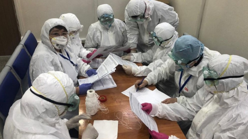 Жұмыс барысында вирус жұқтырған дәрігерлерге енді өтемақы төленбейді